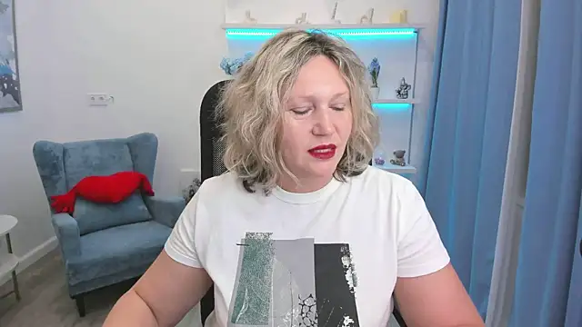 NinaStarle online show from June 23, 2026, 11:30 am