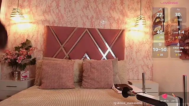 Snapshot of Aliice1_ chatting on November 4, 2025, 7:02 pm Aliice1 online show from November 4, 2025, 7:02 pm