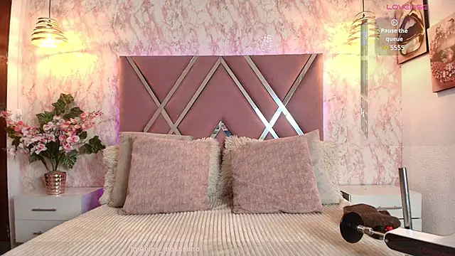 Snapshot of Aliice1_ chatting on November 11, 2025, 8:42 pm Aliice1 online show from November 11, 2025, 8:42 pm