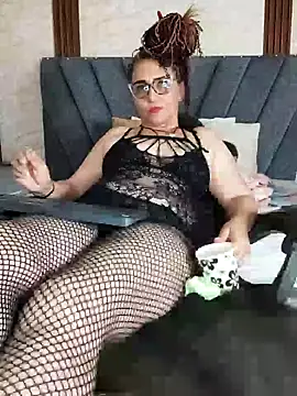 Cailinmilf online show from October 12, 2025, 9:52 am