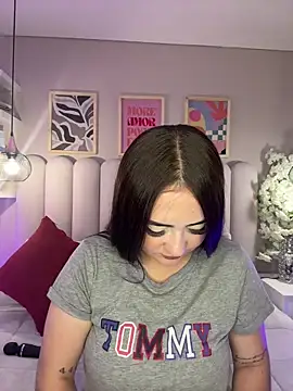 Snapshot of Valeria_carter chatting on October 5, 2025, 12:58 pm Valeria carter online show from October 5, 2025, 12:58 pm
