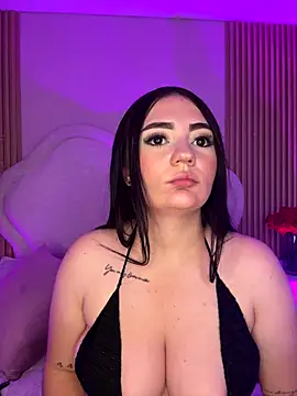 Snapshot of Valeria_carter chatting on October 8, 2025, 8:39 pm Valeria carter online show from October 8, 2025, 8:39 pm