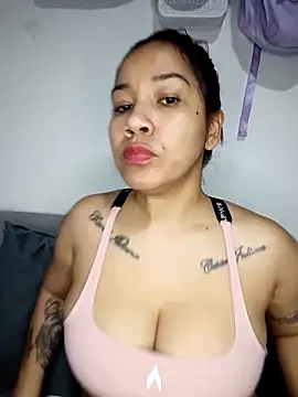Snapshot of violettaa_millerss chatting on April 27, 2026, 12:08 am violettaa millerss online show from April 27, 2026, 12:08 am