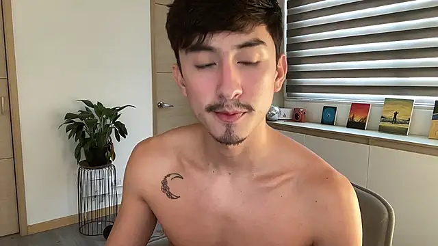 sweettaaron01 online show from October 22, 2025, 5:34 pm