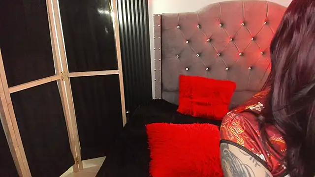 Scarbadgirl  online show from June 18, 2026, 3:51 am