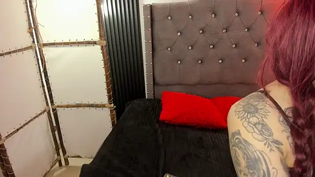 Scarbadgirl  online show from June 24, 2026, 3:16 am