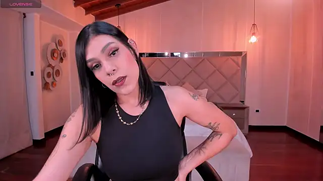 SarahYates online show from September 27, 2025, 4:17 am