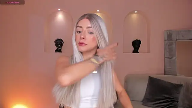 IsabellaMoreau online show from February 26, 2026, 7:46 pm