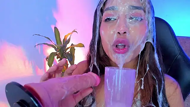 Snapshot of giselle_upp chatting on March 8, 2026, 3:21 am giselle upp online show from March 8, 2026, 3:21 am