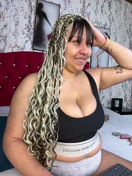 Larissa Antonella online show from April 24, 2026, 3:53 am