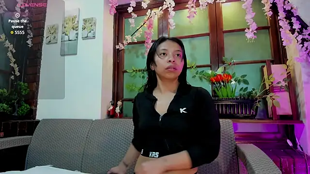 samara selene online show from June 12, 2026, 3:05 am
