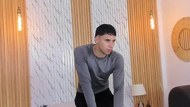 thomas walker0 online show from September 16, 2025, 12:06 pm