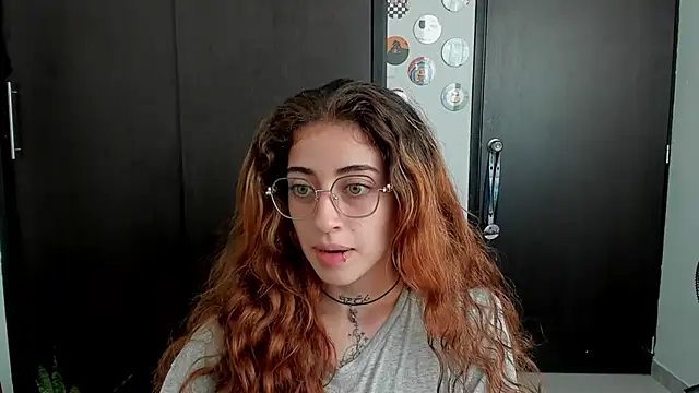 Snapshot of star_shooting8 chatting on October 22, 2025, 9:58 pm star shooting8 online show from October 22, 2025, 9:58 pm