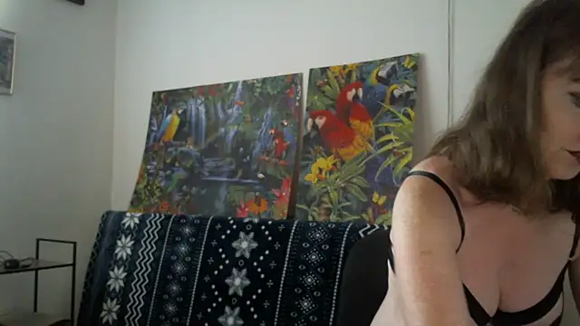 Snapshot of sweetdolly20 chatting on November 1, 2025, 7:10 am sweetdolly20 online show from November 1, 2025, 7:10 am