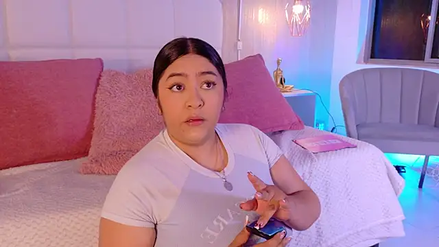 Leah Bensson online show from September 13, 2025, 2:50 pm