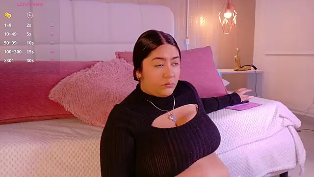 Leah Bensson online show from October 4, 2025, 3:54 pm