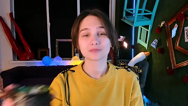 TessaMill online show from October 7, 2025, 5:04 am