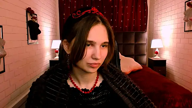 TessaMill online show from November 19, 2025, 5:51 am