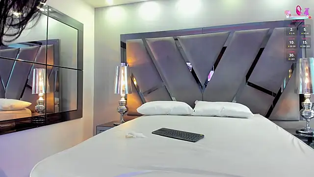 Snapshot of miamirage_ chatting on October 6, 2025, 12:46 pm miamirage online show from October 6, 2025, 12:46 pm