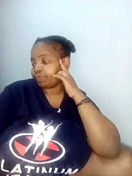 ShySexyBaddiexx online show from September 15, 2025, 8:31 pm