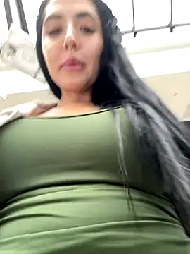 oh nina online show from September 17, 2025, 8:21 pm