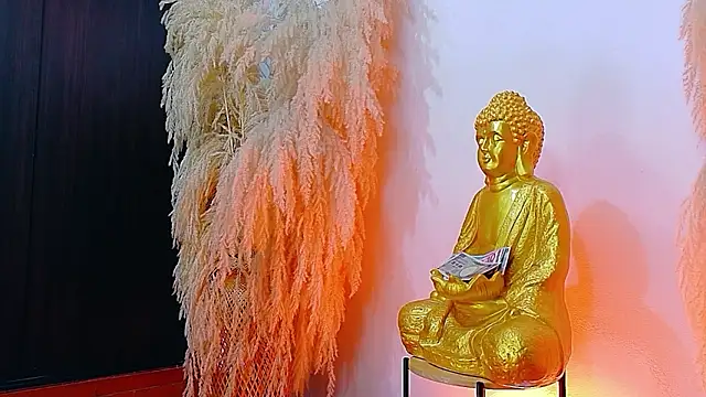 Snapshot of JulietaDavis chatting on March 6, 2026, 9:39 am JulietaDavis online show from March 6, 2026, 9:39 am