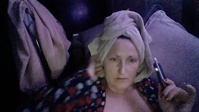 AllaSowinskaya online show from April 25, 2026, 5:43 pm
