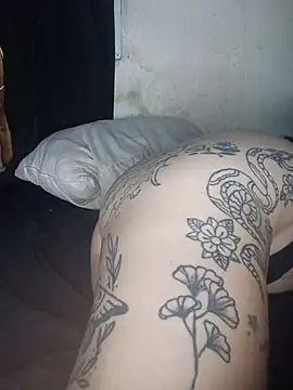 Darkw1tch online show from May 17, 2026, 1:36 am
