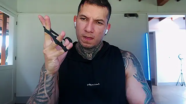 Snapshot of Shane_Clay chatting on May 14, 2026, 6:26 pm Shane Clay online show from May 14, 2026, 6:26 pm