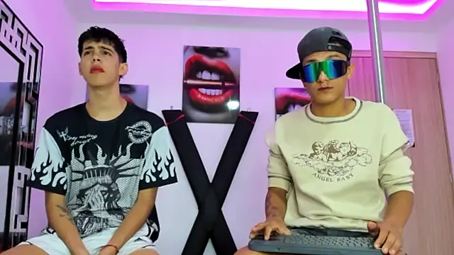 TWINKS FRIENDS online show from October 22, 2025, 7:19 am