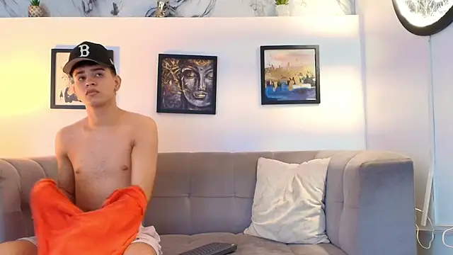 TWINKS FRIENDS online show from April 12, 2026, 1:27 pm