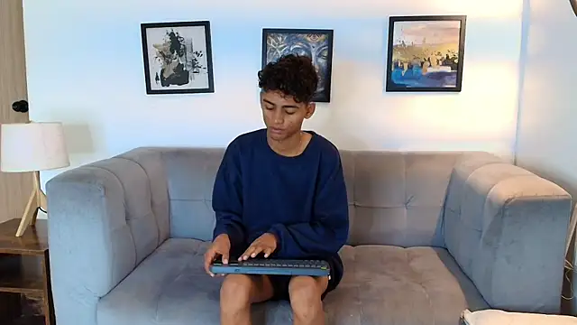 TWINKS FRIENDS online show from May 7, 2026, 1:27 pm