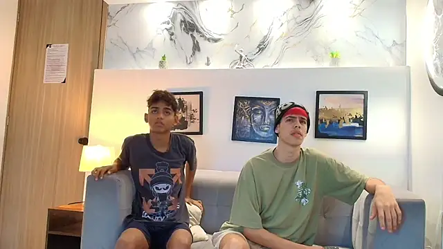 TWINKS FRIENDS online show from May 10, 2026, 1:16 pm