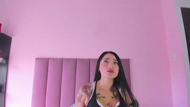 violet myerrs online show from September 9, 2025, 12:59 pm