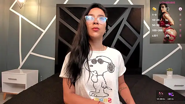 Snapshot of zoe_martins_ chatting on October 23, 2025, 11:20 am zoe martins  online show from October 23, 2025, 11:20 am