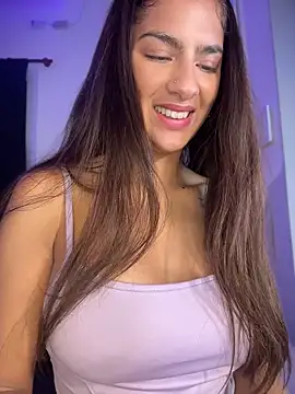 chicachocolate01 online show from June 1, 2026, 8:38 am