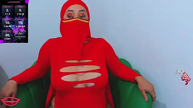 Snapshot of Aisha_Malek chatting on October 10, 2025, 8:08 pm Aisha Malek online show from October 10, 2025, 8:08 pm