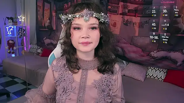 EmilyChaves online show from October 28, 2025, 4:31 pm