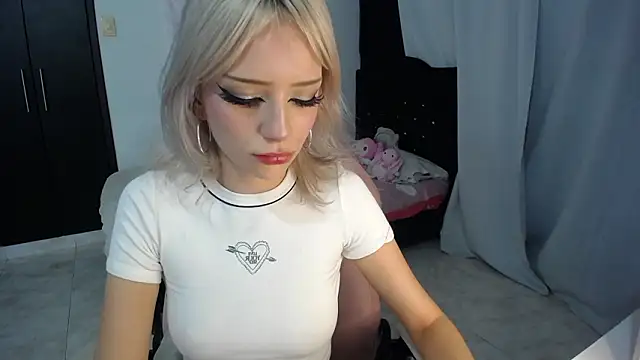 Elizabeth rose02 online show from February 9, 2026, 3:43 am