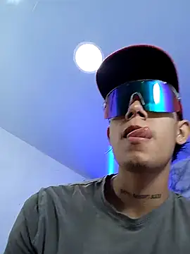 Sam fox  online show from February 6, 2026, 10:13 pm