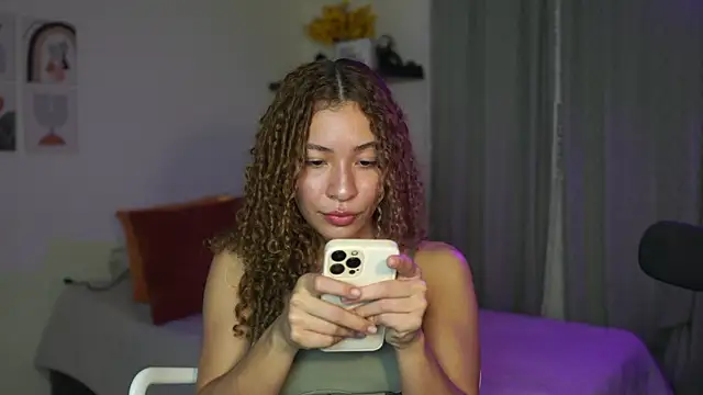 isabella-garcia- online show from September 20, 2025, 12:55 am