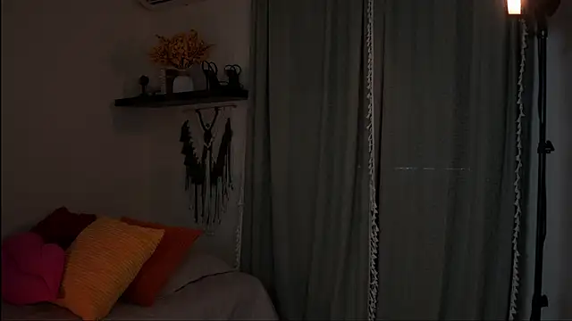 isabella-garcia- online show from October 26, 2025, 6:36 pm