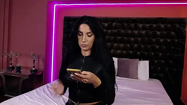 Snapshot of StephanyMillan chatting on September 21, 2025, 5:20 am StephanyMillan online show from September 21, 2025, 5:20 am