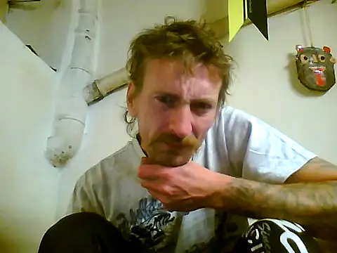 Snapshot of KokosMartin chatting on September 17, 2025, 7:37 pm KokosMartin online show from September 17, 2025, 7:37 pm