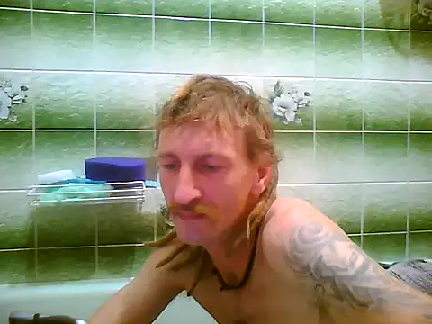 Snapshot of KokosMartin chatting on September 28, 2025, 7:41 pm KokosMartin online show from September 28, 2025, 7:41 pm