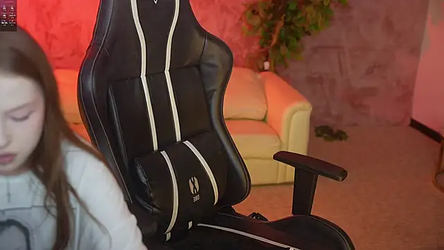 Goldie Flame online show from September 12, 2025, 11:37 pm