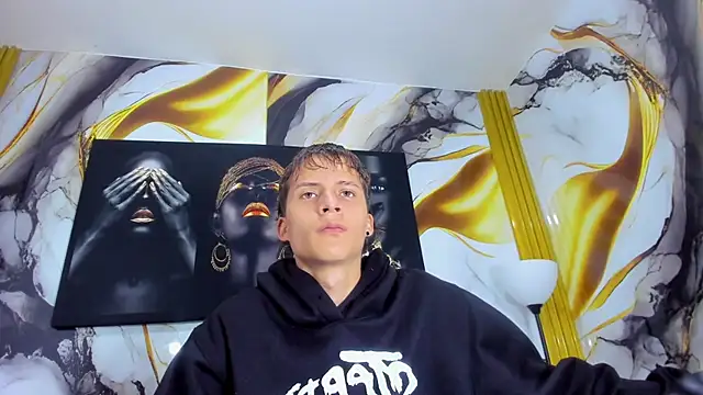 mono blonde online show from June 5, 2026, 11:49 am