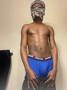 Snapshot of fpbitches1 chatting on October 19, 2025, 2:29 pm fpbitches1 online show from October 19, 2025, 2:29 pm