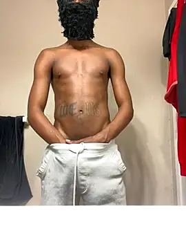 Snapshot of fpbitches1 chatting on October 24, 2025, 5:42 pm fpbitches1 online show from October 24, 2025, 5:42 pm