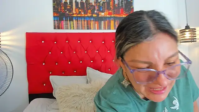 carolinacrus01 online show from March 11, 2026, 2:56 pm